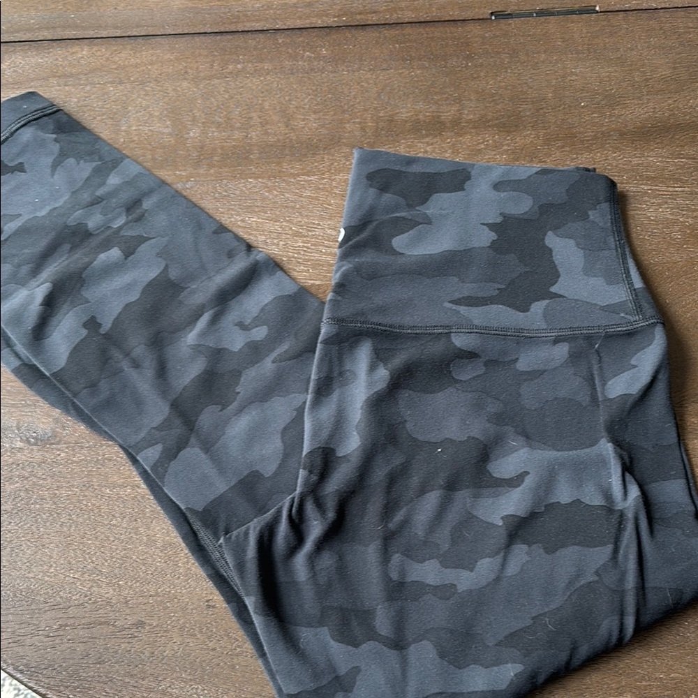 Lululemon Athletica Gray and Black Performance Leggings